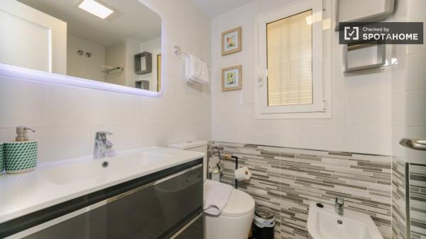 Apartamento de 2 dormitorios en alquiler en Valencia