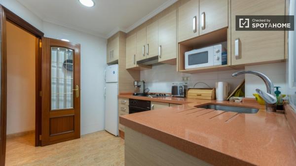 Apartamento de 2 dormitorios en alquiler en Valencia