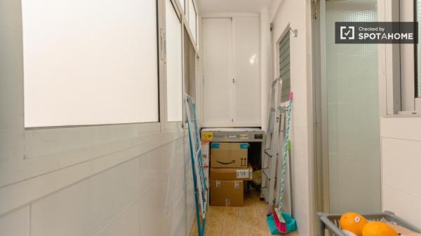 Apartamento de 2 dormitorios en alquiler en Valencia