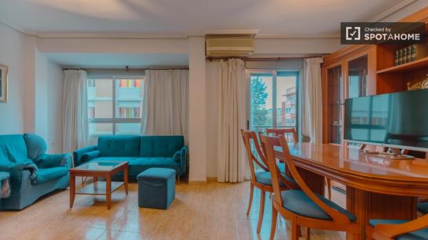 Apartamento de 2 dormitorios en alquiler en Valencia