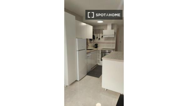 Apartamento completo de 2 dormitorios en Granada