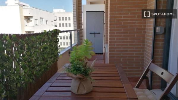 Piso de 1 dormitorio en alquiler en Oliva, Valencia