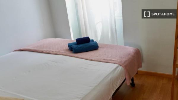 Apartamento de 2 dormitorios en alquiler en L'Eixample, Valencia