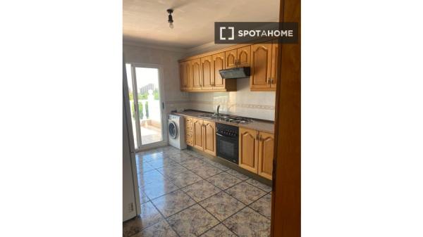 Apartamento de 5 habitaciones en alquiler en Calpe