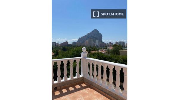 Apartamento de 5 habitaciones en alquiler en Calpe