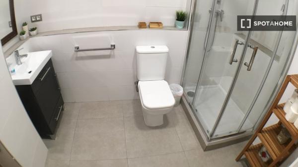 Apartamento de 2 dormitorios en alquiler en Valencia