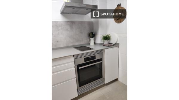 Apartamento de 2 dormitorios en alquiler en Valencia