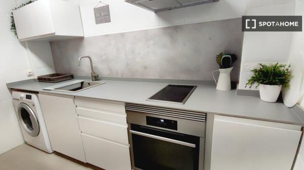 Apartamento de 2 dormitorios en alquiler en Valencia