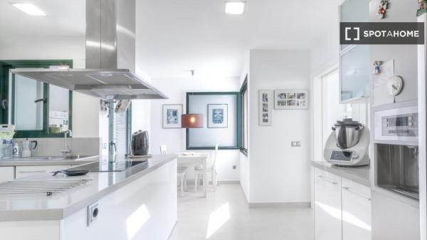 Apartamento de 5 quartos para alugar em Jávea, Alicante