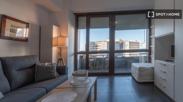 Apartamento estudio en alquiler en Playa De La Victoria, Cádiz