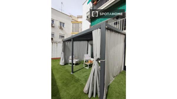 Apartamento entero de 3 dormitorios en Sevilla