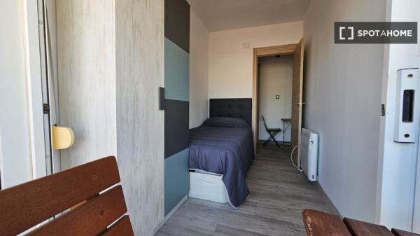 Piso de 6 habitaciones en alquiler en Barcelona