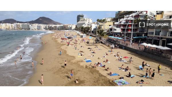 Room in shared apartment in Las Palmas de Gran Canari