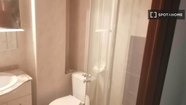 Room for rent in 2-bedroom apartment in Paterna, Valencia