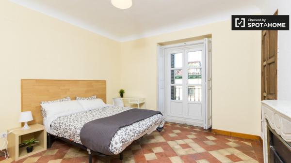 Compartir un apartamento de 9 dormitorios en Puerta del Sol, Madrid