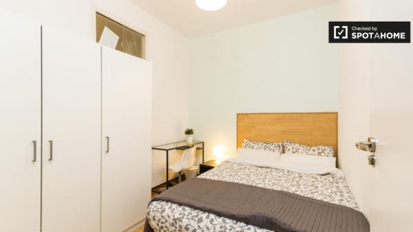 Compartir un apartamento de 9 dormitorios en Puerta del Sol, Madrid