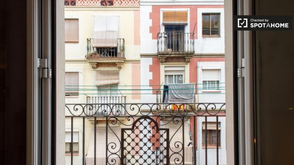 Se alquila habitación en apartamento de 2 dormitorios en Poble-sec, Barcelona