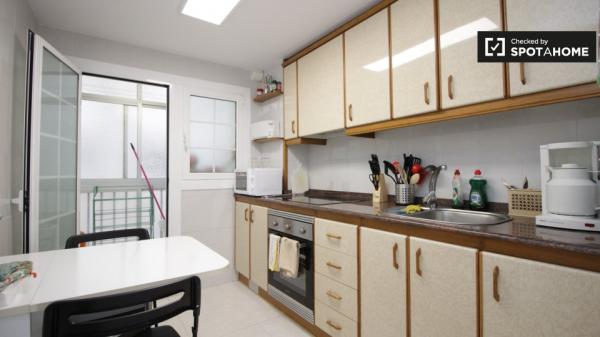 Comparte un apartamento de 2 dormitorios en Sant Martí, Barcelona