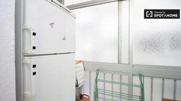 Comparte un apartamento de 2 dormitorios en Sant Martí, Barcelona