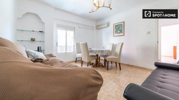 Buena habitación, apartamento de 3 dormitorios, Camins al Grau, Valencia