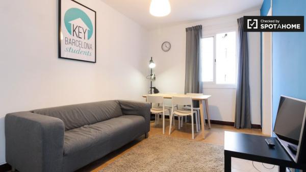 Se alquila habitación en apartamento de 3 dormitorios en Sants, Barcelona