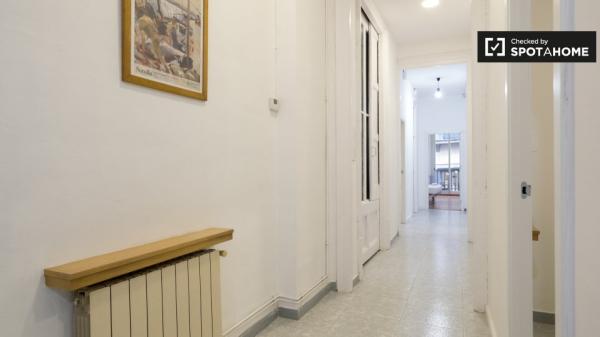 Camera in affitto in appartamento con 11 camere da letto a Barri Gòtic