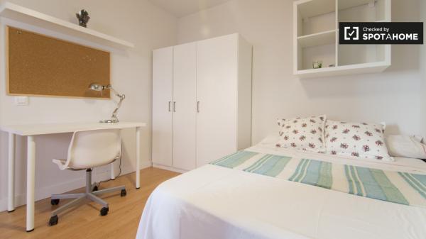 Excelente quarto em apartamento compartilhado em Alcalá de Henares