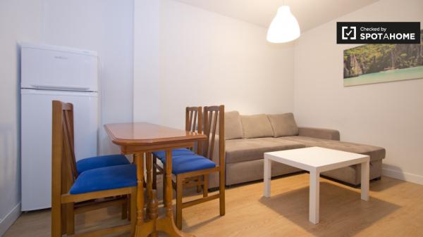 Room for rent in shared apartment in Alcalá de Henares