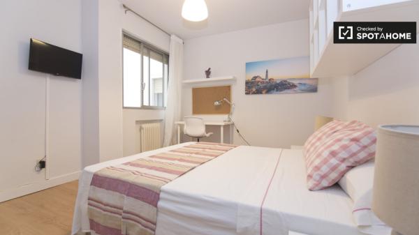 Excelente quarto em apartamento compartilhado em Alcalá de Henares