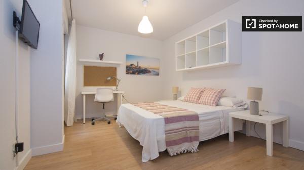 Excellent room in shared apartment in Alcalá de Henares