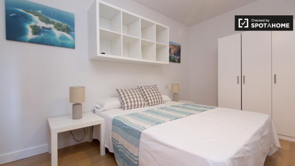 Comfortable room in shared apartment in Alcalá de Henares