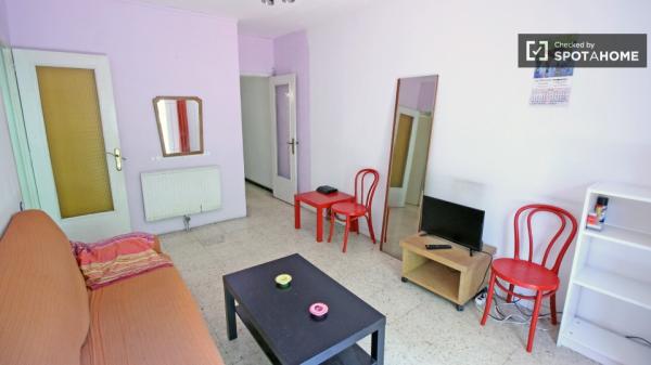 Quarto mobiliado em apartamento compartilhado em Sants, Barcelona