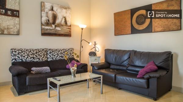 Habitación luminosa en apartamento de 4 dormitorios en el Eixample, Barcelona