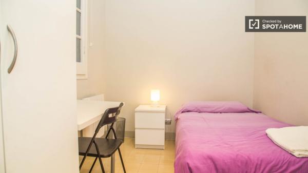 Habitación luminosa en apartamento de 4 dormitorios en el Eixample, Barcelona