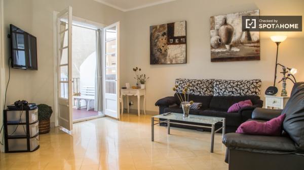 Habitación luminosa en apartamento de 4 dormitorios en el Eixample, Barcelona