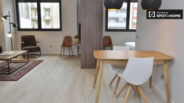 Moderno apartamento con piscina en alquiler en Poblenou, Barcelona