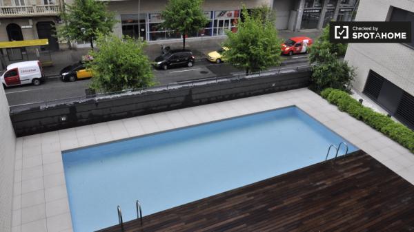 Moderno apartamento con piscina en alquiler en Poblenou, Barcelona