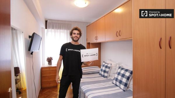 Einzelzimmer in 3-Bett-Wohnung von Sant Martí, Barcelona