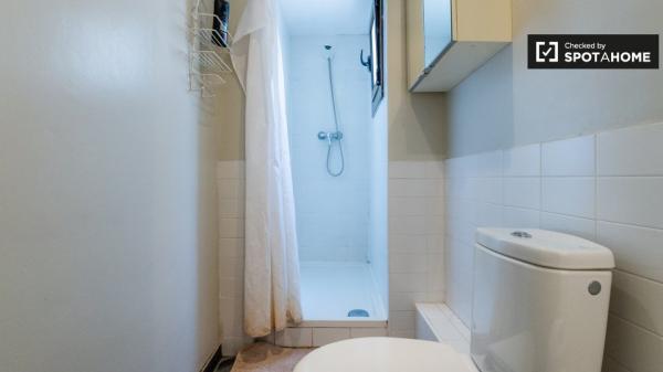 Habitación soleada en apartamento de 5 dormitorios en Barri Gòtic, Barcelona