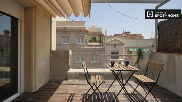 Amplia habitación en alquiler en Putxet, Barcelona.