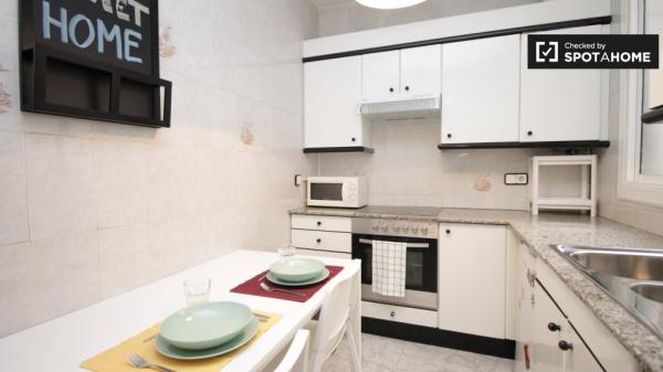 Habitación moderna en apartamento de 7 dormitorios en El Born, Barcelona