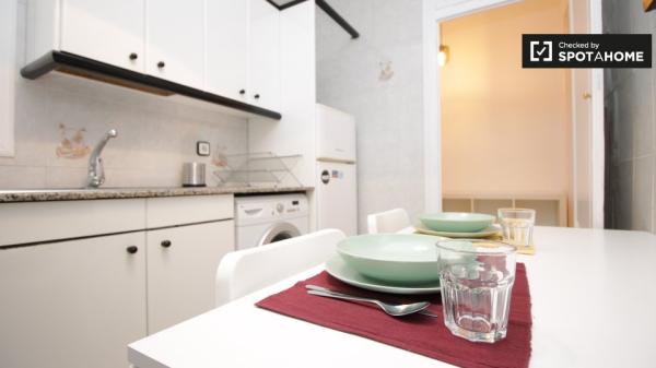 Habitación moderna en apartamento de 7 dormitorios en El Born, Barcelona