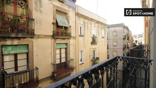 Habitación moderna en apartamento de 7 dormitorios en El Born, Barcelona