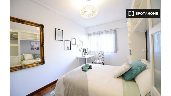 Aluga-se quarto em apartamento de 3 quartos em Santutxu, Bilbao