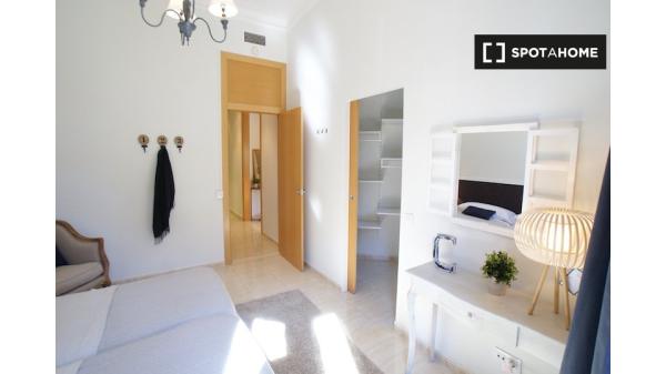 Apartamento de 3 dormitorios en alquiler en Esquerra Eixample, Barcelona