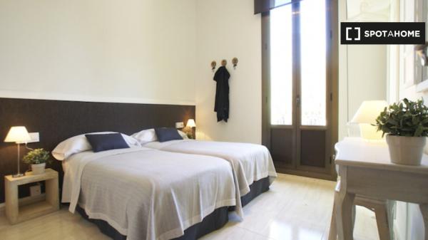 Apartamento de 3 dormitorios en alquiler en Esquerra Eixample, Barcelona