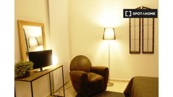 Apartamento de 3 dormitorios en alquiler en Esquerra Eixample, Barcelona