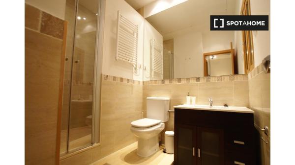 Apartamento de 3 dormitorios en alquiler en Esquerra Eixample, Barcelona