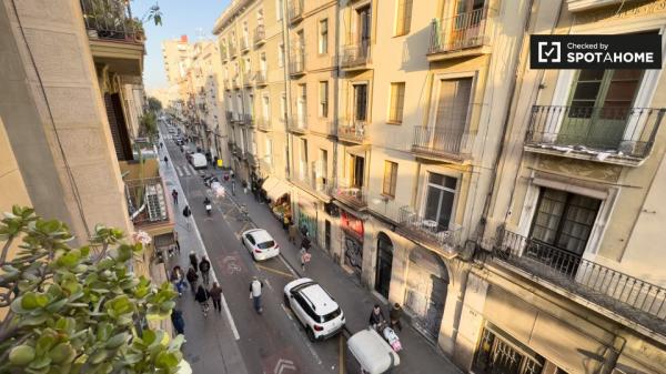 Zimmer zu vermieten in 7-Zimmer-Wohnung in El Raval, Barcelona