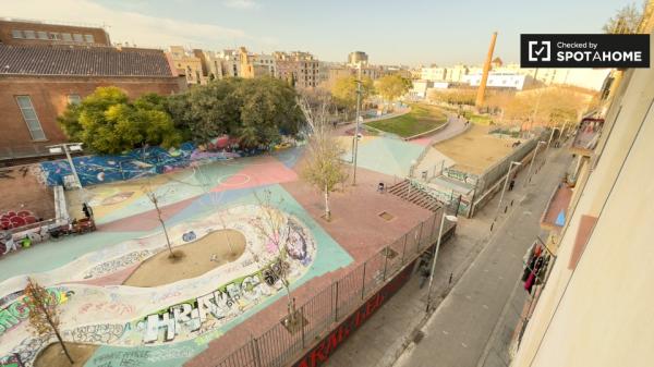 Zimmer zu vermieten in 7-Zimmer-Wohnung in El Raval, Barcelona